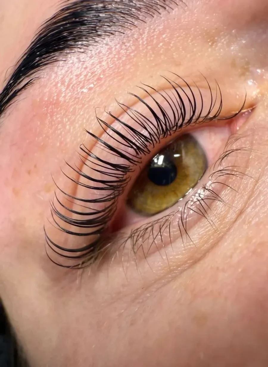 Lash lift close up